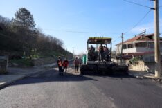 Sakarya Büyükşehir ve Akyazı Belediyesi, Altındere Osmanağa'da yolları yeniliyor