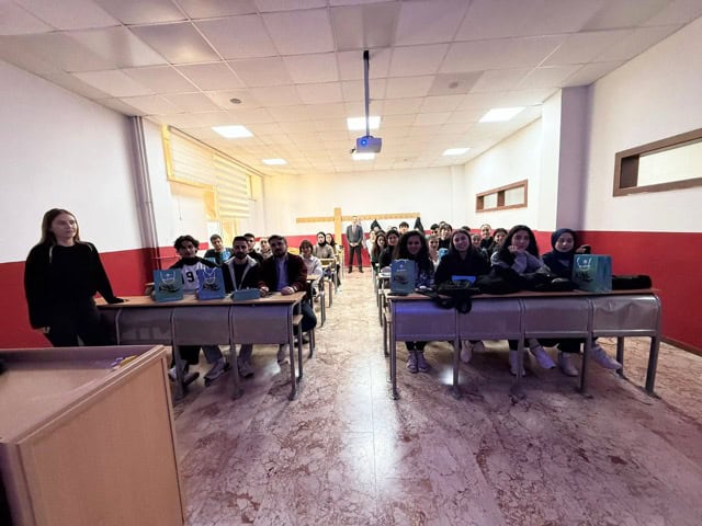 Sakarya Büyükşehir, spor alanındaki yatırım hamlelerini SUBÜ'de gençlere sundu