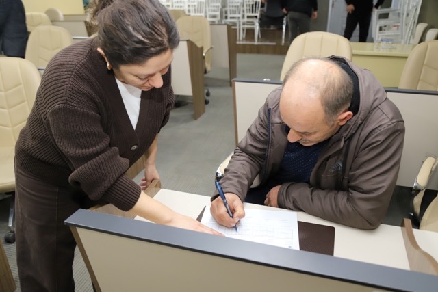Hendek Belediyesi’nde Araç Satış İhaleleri Tamamlandı