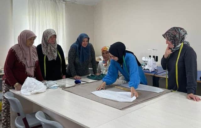 İZMEK, Eseler ve Böğürgen dahil altı mahallede yeni kurslara başladı