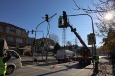Sakarya Büyükşehir, TEK Yokuşu'nda yaya güvenliği için gece saatlerinde kapsamlı çalışma yaptı