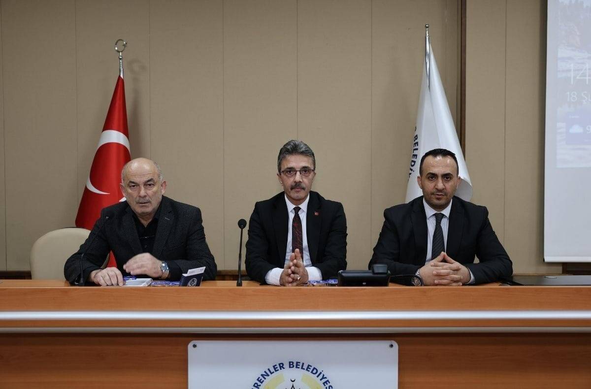 Başkan Şenol Dinç, muhtarlarla bir araya gelerek yerel yönetim ve projeler hakkında görüş alışverişi.