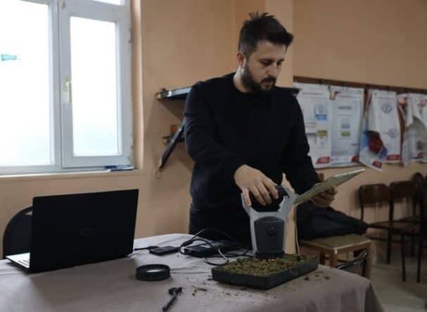 Toprak analizi hizmeti ile verimliliği artırın, doğru gübreleme ve toprak sağlığı için uzman çözümle.