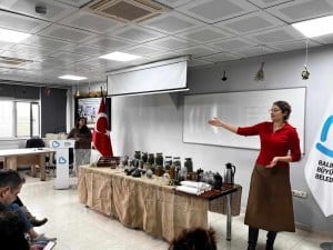 BA&Ccedil;EM&rsquo;de Ayın At&ouml;lyesi Programları Yoğun Katılımla Ger&ccedil;ekleşiyor