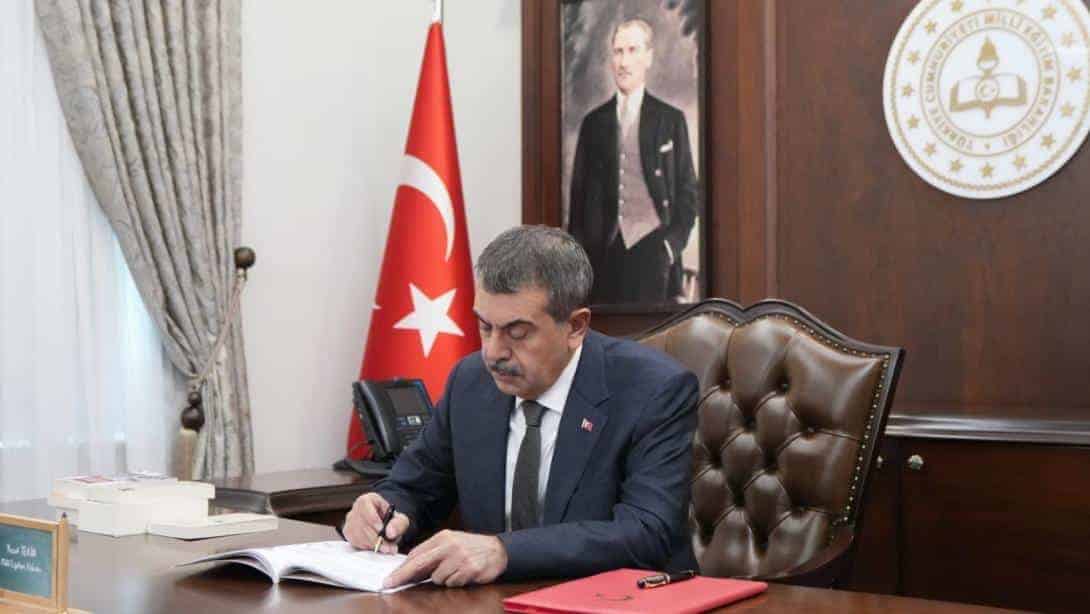 Bakan Yusuf Tekin'den 18 Mart Şehitleri Anma Günü ve Çanakkale Zaferi'nin 111. Yılına Özel Mesaj