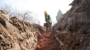 Manyas Atat&uuml;rk Mahallesi TOKİ'de Eski İ&ccedil;me Suyu Hattı ve Abone Bağlantıları Yenilendi