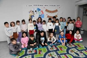 Balıkesir Bal &Ccedil;ocuk G&uuml;nd&uuml;z Bakımevlerinde Felsefi Hikaye Okuma Etkinliğiyle Kitap Sevgisi Geliştiriliyor