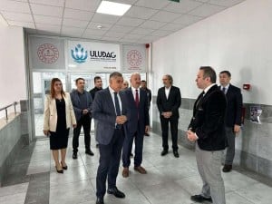 G&uuml;rhan &Ccedil;okgezer, Kestel&rsquo;deki Eğitim Kurumlarını Ziyaret Ederek &Ouml;ğretmen ve &Ouml;ğrencilerle Buluştu