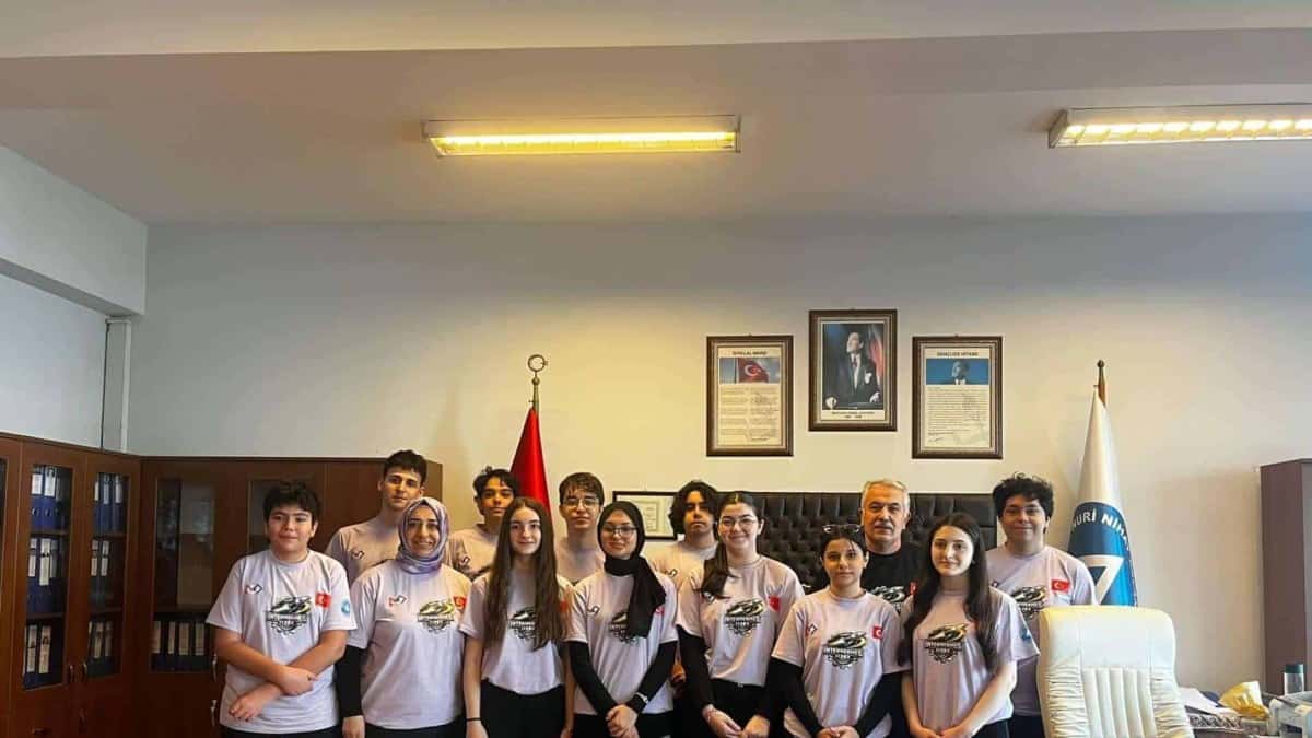 Nuri Nihat Aslanoba Anadolu Lisesi Öğrencileri FRC Avrasya Regional'da Uluslararası İkincilik Elde Etti